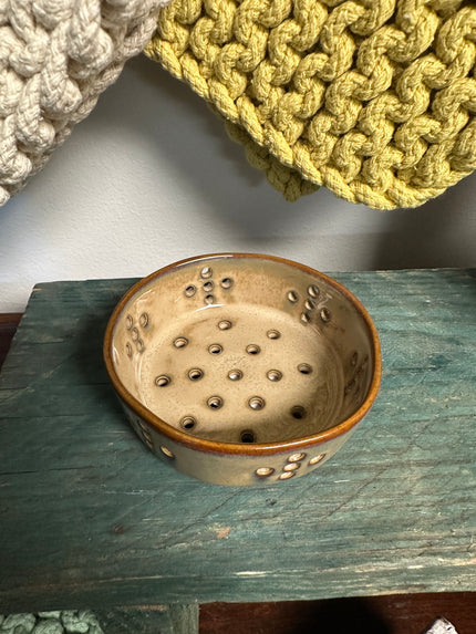 4 in. Round Stoneware Berry Bowl
