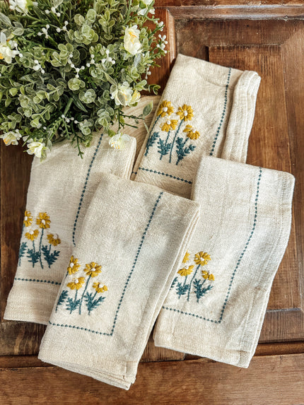 18 in. Embroidered Cotton Floral Napkins 4-Piece Set